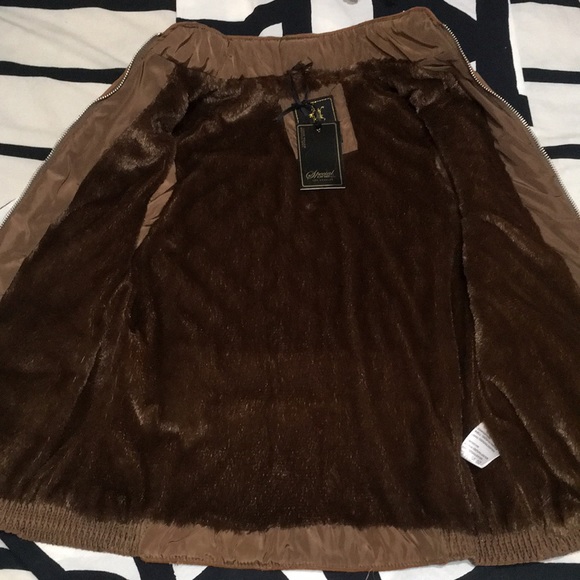 Vest - Picture 5 of 8